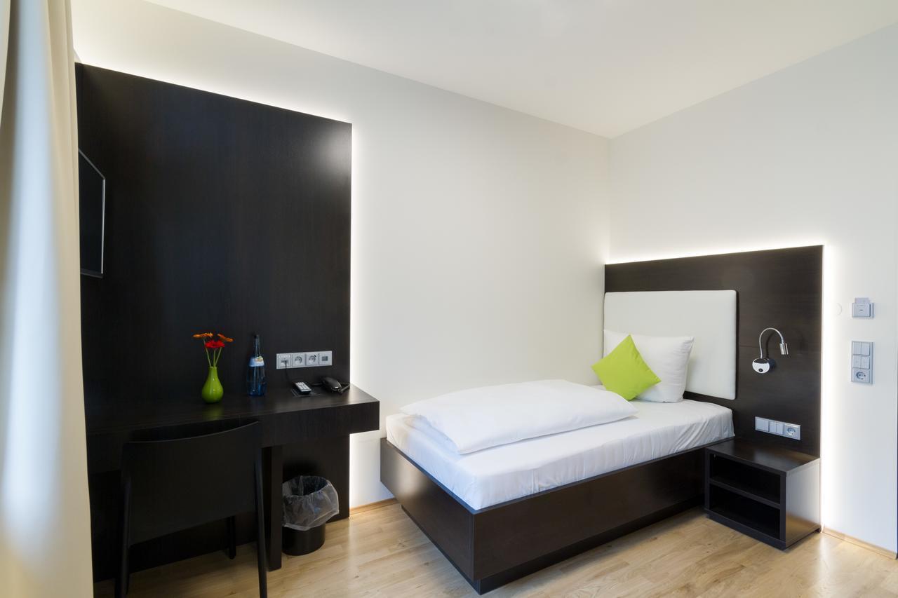 Sevendays Hotel Boardinghouse Mannheim Bagian luar foto